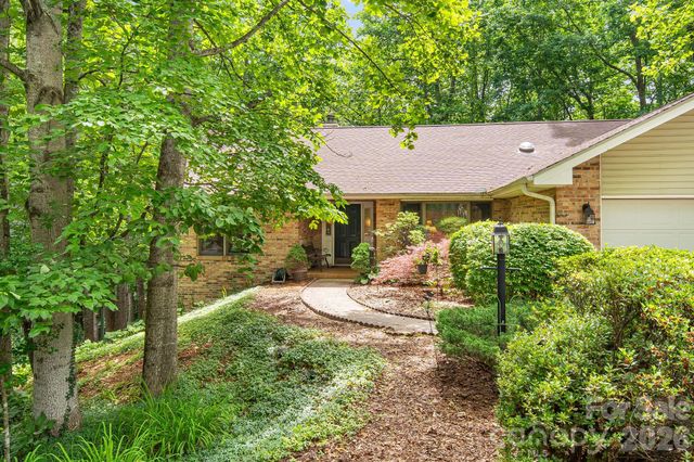 1851 Riverview Court, Hendersonville, NC 28739