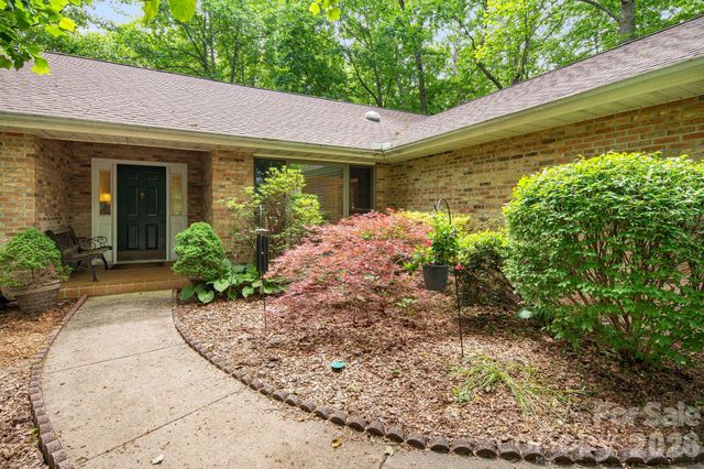 1851 Riverview Court, Hendersonville, NC 28739