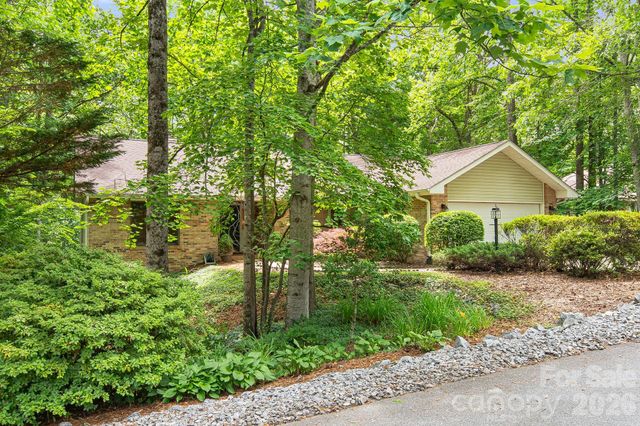 1851 Riverview Court, Hendersonville, NC 28739