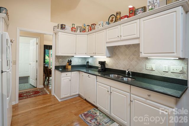 1851 Riverview Court, Hendersonville, NC 28739