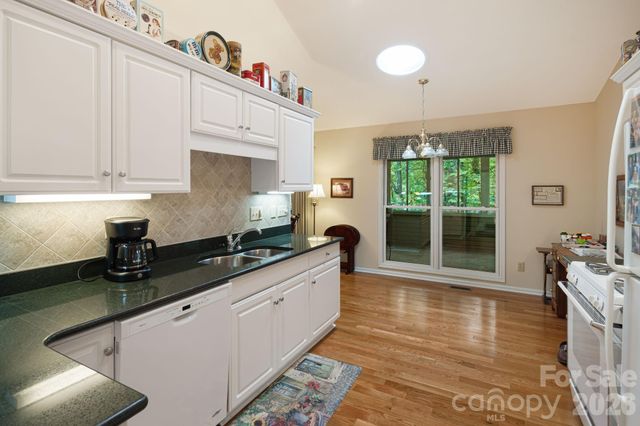 1851 Riverview Court, Hendersonville, NC 28739