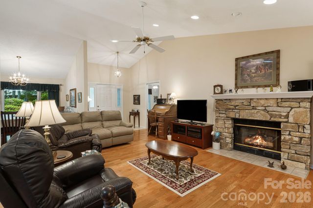 1851 Riverview Court, Hendersonville, NC 28739