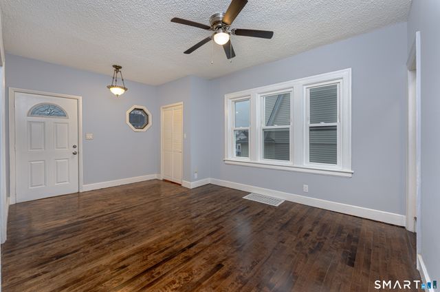 87 Melrose Avenue, Waterbury, CT 06705