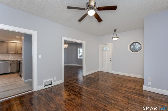 87 Melrose Avenue, Waterbury, CT 06705