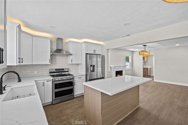 1514 E Palm, Orange, CA 92866