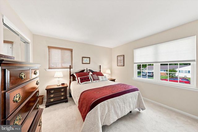 68 E SHADY DR, Newark, DE 19713