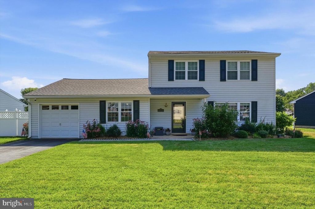 68 E SHADY DR, Newark, DE 19713