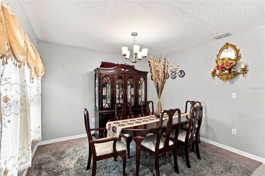 Image 4 of property listing at 4300 LENOX BOULEVARD, Orlando, FL 32811