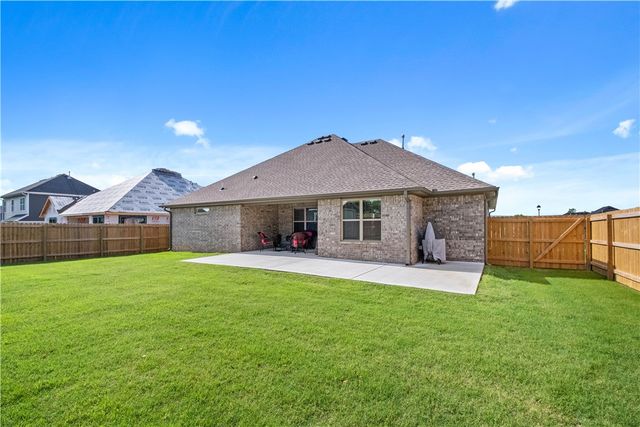 832 E Buchanan Street, Prairie Grove, AR 72753