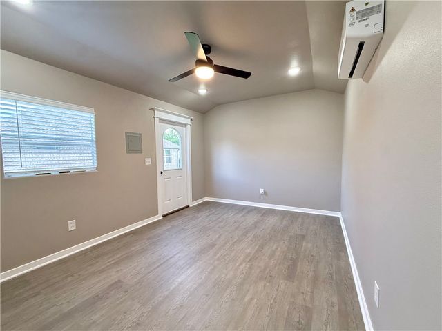 832 E Buchanan Street, Prairie Grove, AR 72753