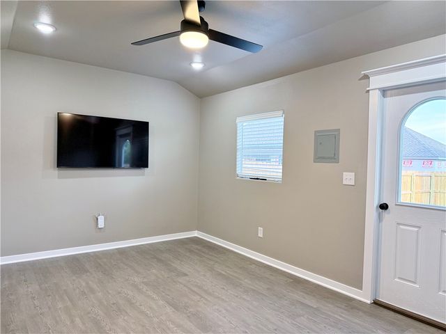 832 E Buchanan Street, Prairie Grove, AR 72753
