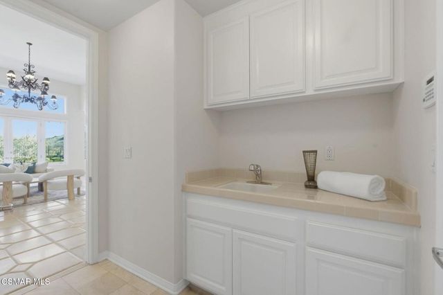 491 Ravensbury Street, Lake Sherwood, CA 91361