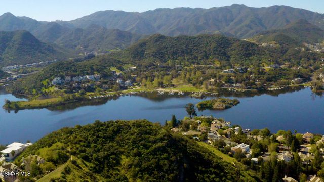 491 Ravensbury Street, Lake Sherwood, CA 91361