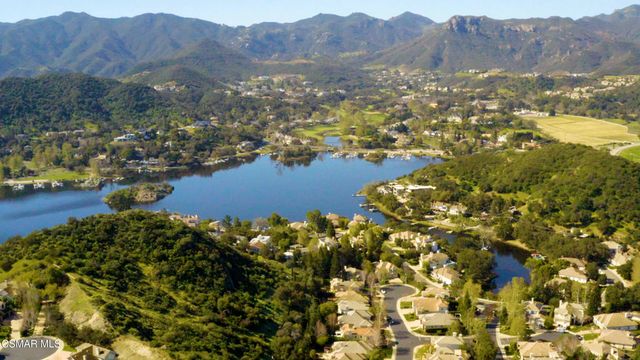 491 Ravensbury Street, Lake Sherwood, CA 91361