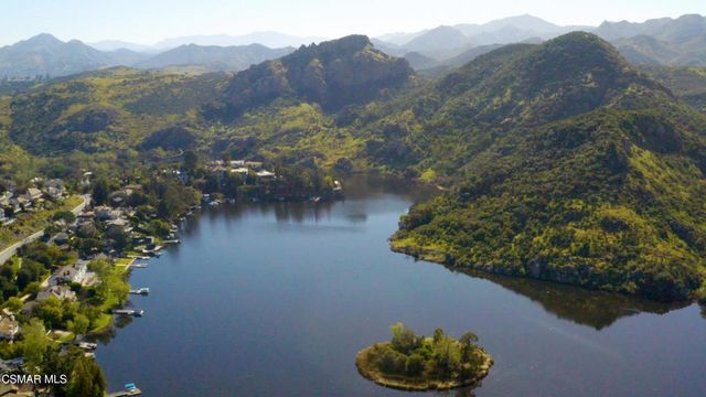 491 Ravensbury Street, Lake Sherwood, CA 91361