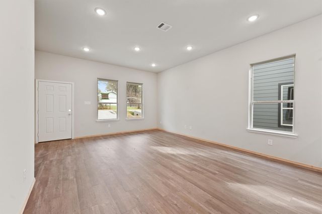 11964 Canal Street, Willis, TX 77318