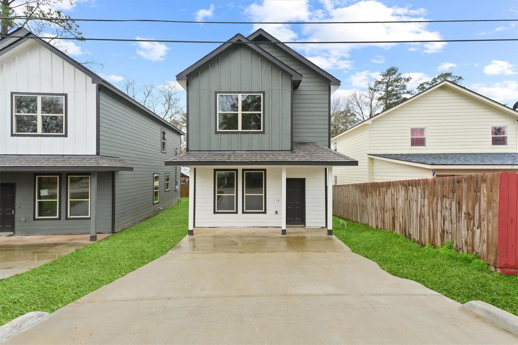 11964 Canal Street, Willis, TX 77318