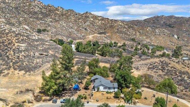 2090 Mt Vernon Avenue, Riverside, CA 92507