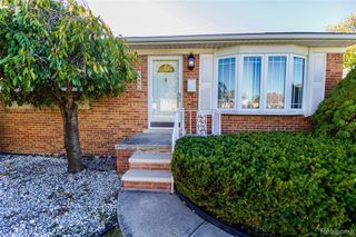 24965 Johnston Avenue, Eastpointe, MI 48021