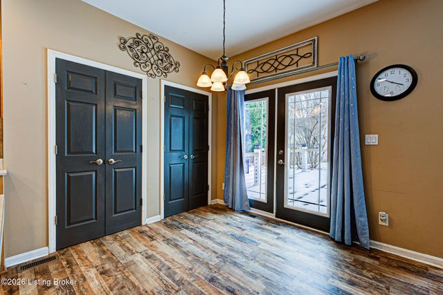 10611 Providence Dr, Louisville, KY 40291