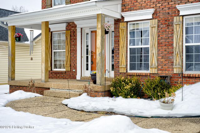 10611 Providence Dr, Louisville, KY 40291