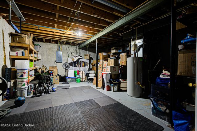 10611 Providence Dr, Louisville, KY 40291