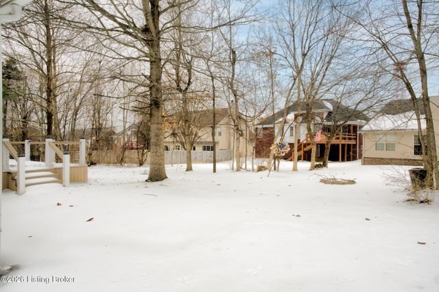 10611 Providence Dr, Louisville, KY 40291