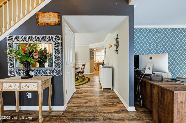 10611 Providence Dr, Louisville, KY 40291