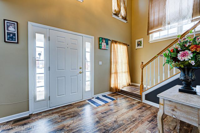 10611 Providence Dr, Louisville, KY 40291