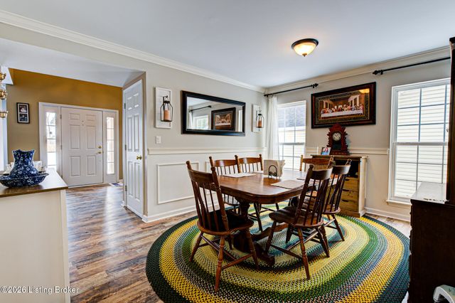 10611 Providence Dr, Louisville, KY 40291