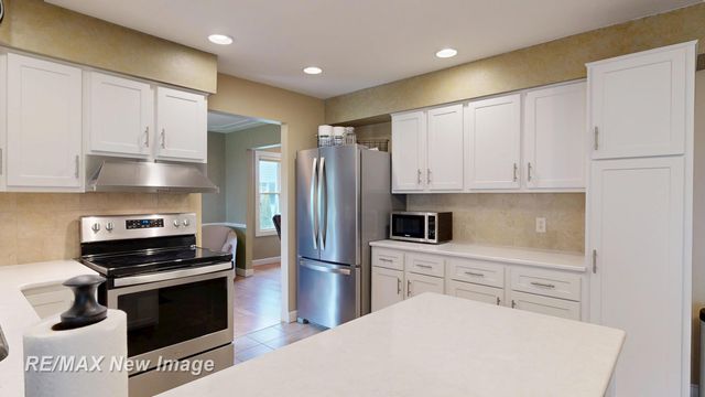 2669 Darwin Lane, Saginaw, MI 48603