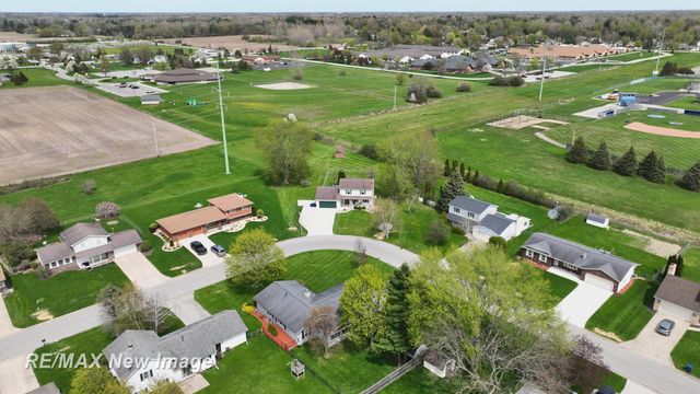 2669 Darwin Lane, Saginaw, MI 48603