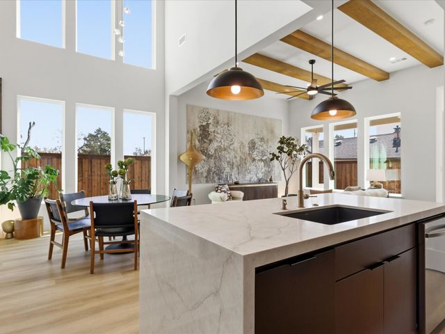 916 E Louisianna Drive, Dallas, TX 75216