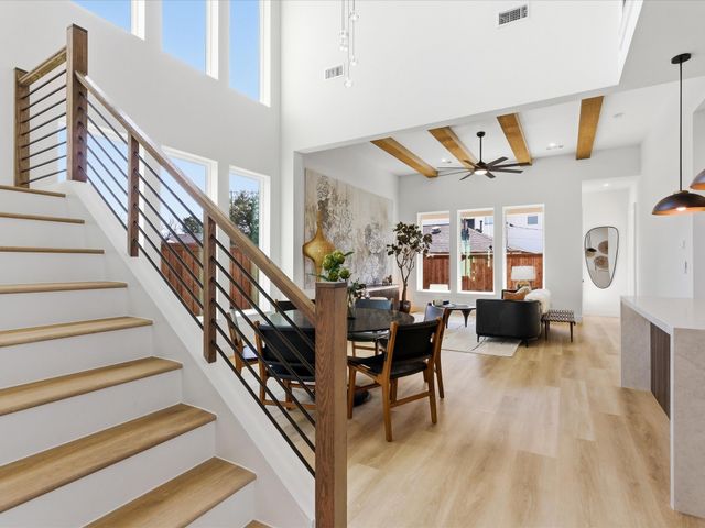 916 E Louisianna Drive, Dallas, TX 75216