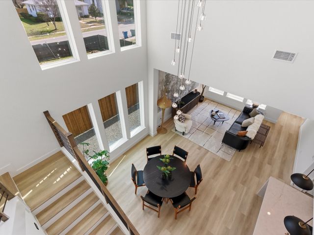 916 E Louisianna Drive, Dallas, TX 75216