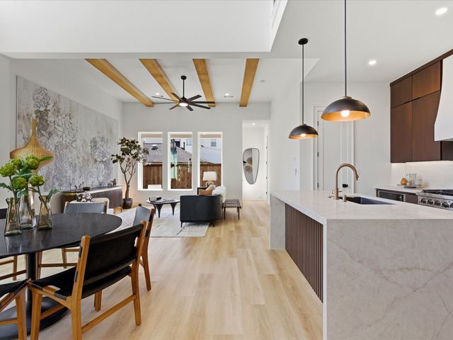 916 E Louisianna Drive, Dallas, TX 75216