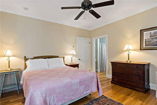 6 Gladding Court 1, Newport, RI 02840