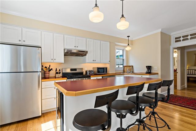 6 Gladding Court 1, Newport, RI 02840