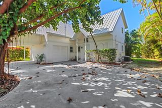 1120 Sandpiper ST, Naples, FL 34102