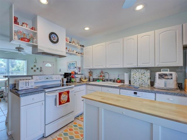 11052 SUNNYDALE AVENUE, Englewood, FL 34224