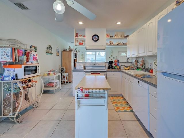 11052 SUNNYDALE AVENUE, Englewood, FL 34224