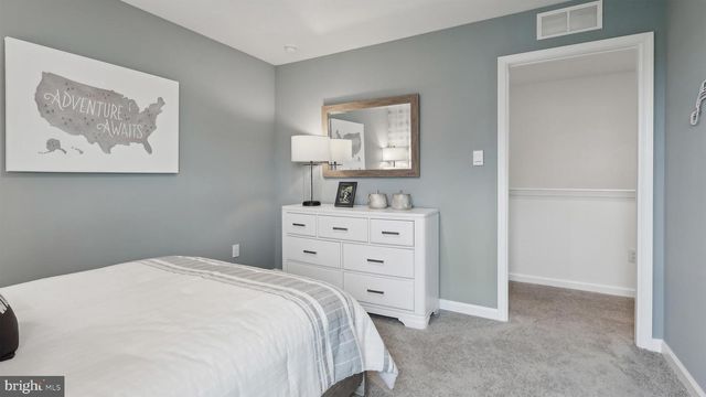 3 DAHLIA CT, Bayville, NJ 08721