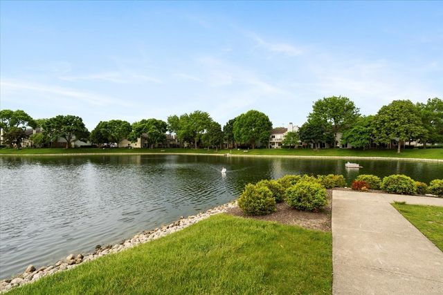 151 Brookston Drive A2, Schaumburg, IL 60193