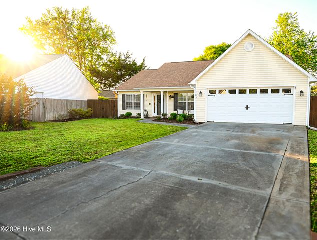 103 Spanish Moss Court, Hampstead, NC 28443
