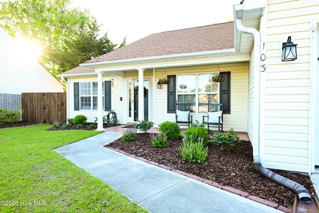 103 Spanish Moss Court, Hampstead, NC 28443