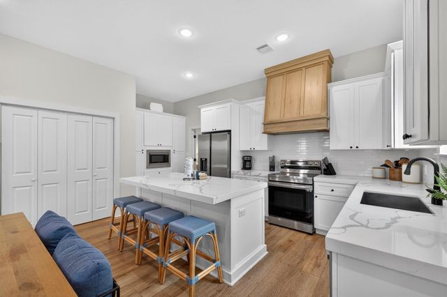 2503 103rd Street, Galveston, TX 77554