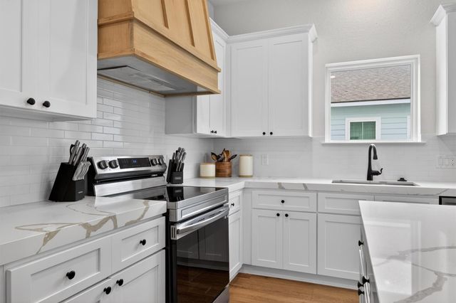 2503 103rd Street, Galveston, TX 77554