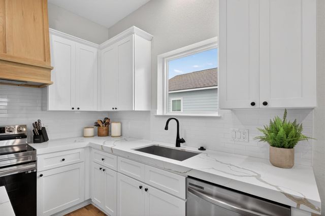 2503 103rd Street, Galveston, TX 77554