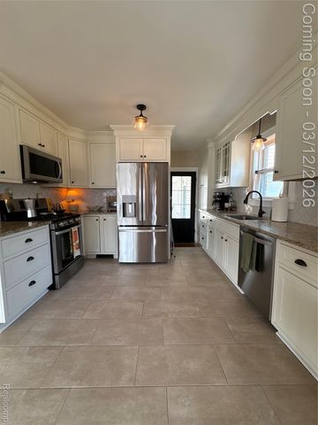 270 Winry Drive, Rochester Hills, MI 48307