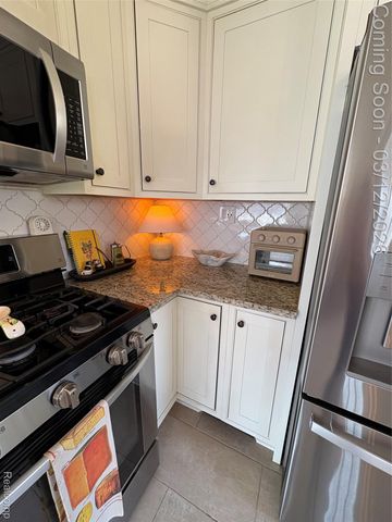 270 Winry Drive, Rochester Hills, MI 48307